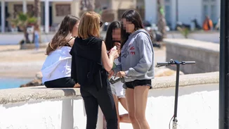 Τατιάνα Στεφανίδου | Με την κούκλα κόρη της και τον Νίκο Ευαγγελάτο στις Σπέτσες (pics)