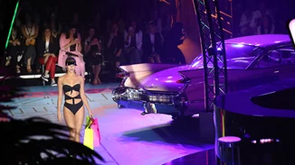 Aυτό το show ήταν ένας “pop” περίπατος στη λεωφόρο των αναμνήσεων