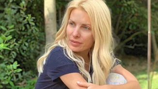 Ελένη Μενεγάκη | Η νέα φωτογραφία από το σπίτι της στην οποία μοιάζει 20 χρόνια νεότερη!