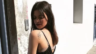 Τζένη Καζάκου | Δες τα τατουάζ που έχει η πανέμορφη εγγονή της Τζένης Καρέζη