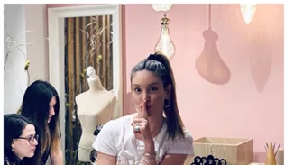 Αυτό το σώμα! Θαύμασε λίγο την Αθηνά Οικονομάκου με μαγιό (vid)