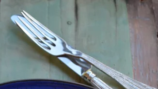 Σαλάτα με κοτόπουλο, αβοκάντο και lime dressing