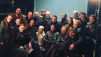 Emilia Clarke & Sophie Turner | Το συγκινητικό αντίο στο Game of Throne