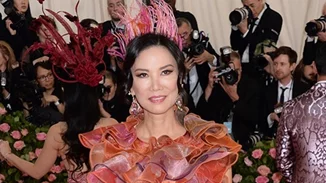 Wendi Murdoch | Με δημιουργία Mary Katrantzou στο Met Gala