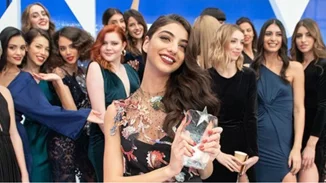 Oops! Παίκτρια του GNTM έκανε ράμματα στο μάτι της (pic)