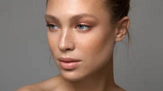 Πώς η βιομηχανία της ομορφιάς μας κάνει να αισθανόμαστε πιο άσχημες απ' ότι είμαστε στα αλήθεια