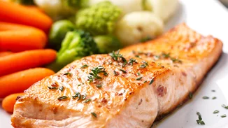 Σολομός με μπρόκολο | Υγιεινό, ελαφρύ πιάτο και γεμάτο θρεπτικά συστατικά