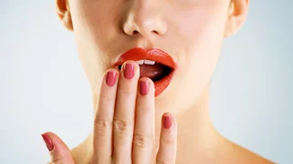 Όλοι οι τρόποι για να στεγνώνουν γρήγορα τα νύχια σου