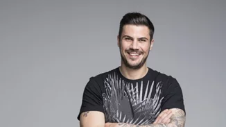 Άκης Πετρετζίκης | Δες τη συνάντηση με τους νέους MasterChef!