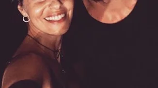 Ποια γνωστή Ελληνίδα ηθοποιός είναι ένα βήμα πριν από τον γάμο;