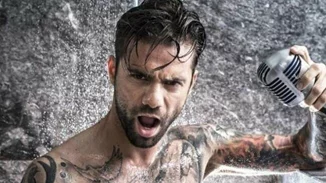 Ο single πλέον Θοδωρής Μαραντίνης προσπαθεί να επιβιώσει στην τοποθεσία κουζίνα