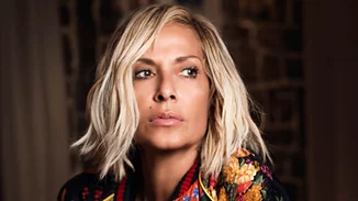 Άννα Βίσση | Η τραγουδίστρια εξυμνεί το μεγάλο έρωτα (vid)