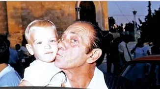 Δες τον κούκλο εγγονό του Γιώργου Ζαμπέτα και μάθε για τη συνεργασία με κορυφαίο Έλληνα καλλιτέχνη (pics & vid)