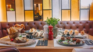 Η Αθηναϊκή Κουζίνα έρχεται στο Zinglee bistro & cocktails & σε καλεί να την δοκιμάσεις