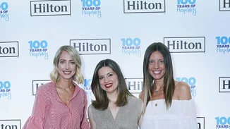 Oι πιο καλοκαιρινές εμφανίσεις στο πάρτι για τα 100 χρόνια του Hilton