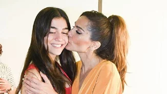 Δέσποινα Βανδή | Η κομψή κούκλα κόρη της στην πρεμιέρα της (pics)