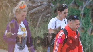 Τάμτα & Πάρις Κασιδόκωστας | Χαλαρές στιγμές στη Βουλιαγμένη με την κόρη της! Όλες οι φωτογραφίες