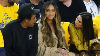 Είναι μια από μας! Η επική αντίδραση της Beyonce όταν μια γυναίκα μίλησε στον Jay Z