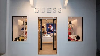 To νέο κατάστημα GUESS άνοιξε στην καρδιά της Μυκόνου!