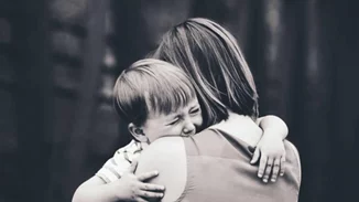 Η διαδικασία 6 βημάτων για Emotion Coaching όταν το παιδί σας είναι αναστατωμένο