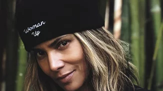 Η Halle Berry απολαμβάνει τη ζωή της ως single και παραδίδει μαθήματα αυτοπεποίθησης