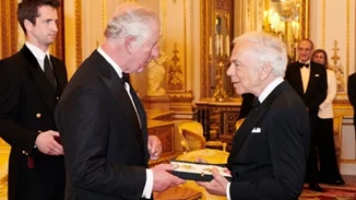 Ralph Lauren | Χρίστηκε Ιππότης από τον πρίγκιπα Κάρολο