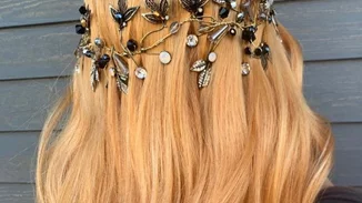 Peach Blonde λέγεται και είναι η απόλυτη απόχρωση για τα μαλλιά του καλοκαιριού