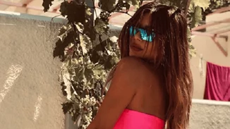 Νέος έρωτας για την Ελευθερία Ελευθερίου; | Ποιος είναι ο κούκλος νεαρός άντρας με τον οποίο την είδαμε στη Νάξο (pics)