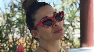 Ελένη Χατζίδου | Μας δείχνει το σώμα της με μαγιό σε προχωρημένη εγκυμοσύνη