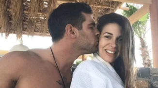 Ελένη Χατζίδου | Με το ολόσωμο μαγιό που είναι ιδανικό για εγκυμοσύνη