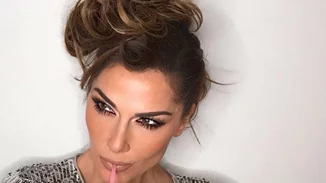 Δέσποινα Βανδή | Tο πρώτο μπάνιο στη θάλασσα και η απίστευτη σιλουέτα της