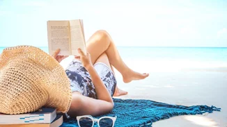 Κάνε αυτό το scrub πριν πας για μπάνιο για να αποκτήσεις το πιο τέλειο μαύρισμα