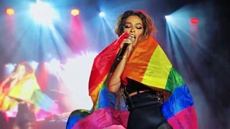 Ελένη Φουρέιρα | Μαγεύει τα gay pride της Ευρώπης - Η εμφάνισή της στην Αθήνα