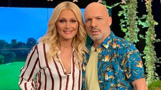 Νατάσα Θεοδωρίδου | Η άγνωστη φιλία με τη μαμά του, οι χωρισμοί & η υπέροχη κοσμοθεωρία της