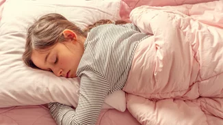 Έρευνα | Όταν τα παιδιά πηγαίνουν νωρίς για ύπνο η μαμά είναι πιο ευτυχισμένη