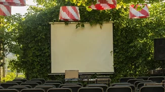 Cine Άνεσις | Άνοιξε και πάλι η πιο feelgood ταράτσα της Αθήνας