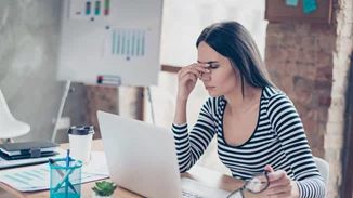 Αυτά παθαίνει το σώμα σου από το πολύ καθισιό στην καρέκλα του γραφείου