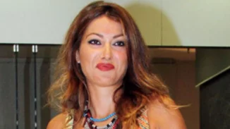 Κλέλια Ρένεση | Εξόρμηση στην παραλία ένα μήνα μετά τη γέννηση της κόρης της!