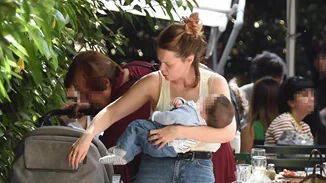 Λένα Παπαληγούρα | Έξοδος με τον γιο της λίγο καιρό αφότου γέννησε (pics)