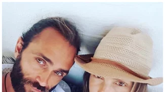 Τεό Θεοδωρίδης - Αγνή Μάρα | Τα δίδυμα παιδιά τους μεγάλωσαν και είναι πανέμορφα