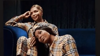 Η μαμά της Naomi Campbell βρίσκεται στην Μύκονο και εμείς καταλάβαμε από πού πήρε τα γονίδια της