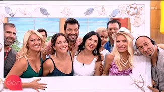 Ελένη Μενεγάκη | Έκανε φινάλε με όλους τους συνεργάτες στο πλευρό της!