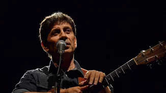 Σωκράτης Μάλαμας | Δες τα τέσσερα παιδιά (μάλαμα) του τραγουδοποιού