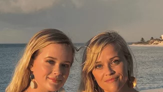 Reese Witherspoon | Το μήνυμα της κόρης της θα σε κάνει να τρέξεις να αγκαλιάσεις την μαμά σου