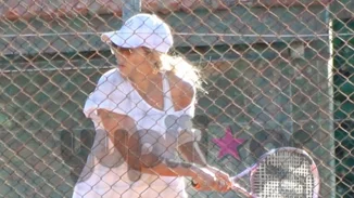 Κωνσταντίνα Σπυροπούλου | Δες τη να παίζει τένις στο Καβούρι