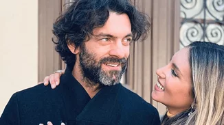 Αθηνά Οικονομάκου | Η νέα φωτογραφία με τον Φίλιππο Μιχόπουλο και το σύνολο που φόρεσε στο πάρτι της Βάσως Λασκαράκη