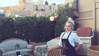 Ασημίνα Ουστάλλι | Η πρώην παίκτρια του MasterChef ποζάρει με μαγιό και θυμίζει πρωταγωνίστρια του Baywatch