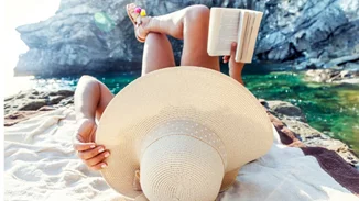 10 βιβλία για τις καλοκαιρινές διακοπές