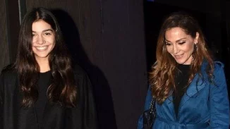 Πρώτη φορά | Η Δέσποινα Βανδή ποζάρει με τον γιο της και την Μελίνα με αφορμή τα γενέθλιά της