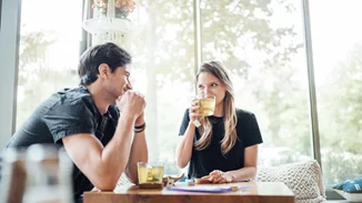 Ανάλυσέ το | Τι χρειάζεται να συζητάς με τον σύντροφό σου κάθε μέρα